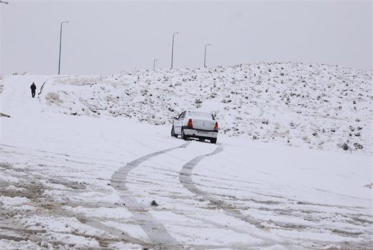 روستاهای در برابر برف و باران: مسدودیت راه دسترسی به صدها روستا در چند استان ایران
