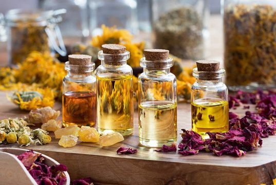 معرفی و بررسی مهم‌ترین روغن‌های برای پوست و فواید آن‌ها