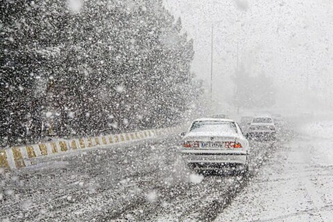 بیش از ۱۰۰ مسیر در استان‌های مختلف ایران به دلیل بارش‌های شدید مسدود شده است