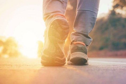 تأثیر تعداد قدم‌های روزانه بر جلوگیری از نارسایی قلبی در زنان: یک مرور سیستماتیک