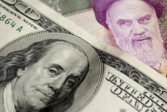 قیمت دلار آمریکا در ایران، مجدداً رکورد شکنی کرد و به نزدیکی ۶۳ هزار تومان رسید